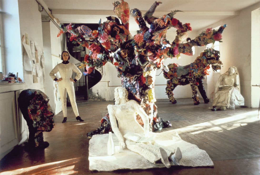 Niki de Saint Phalle in her studio at Soisy